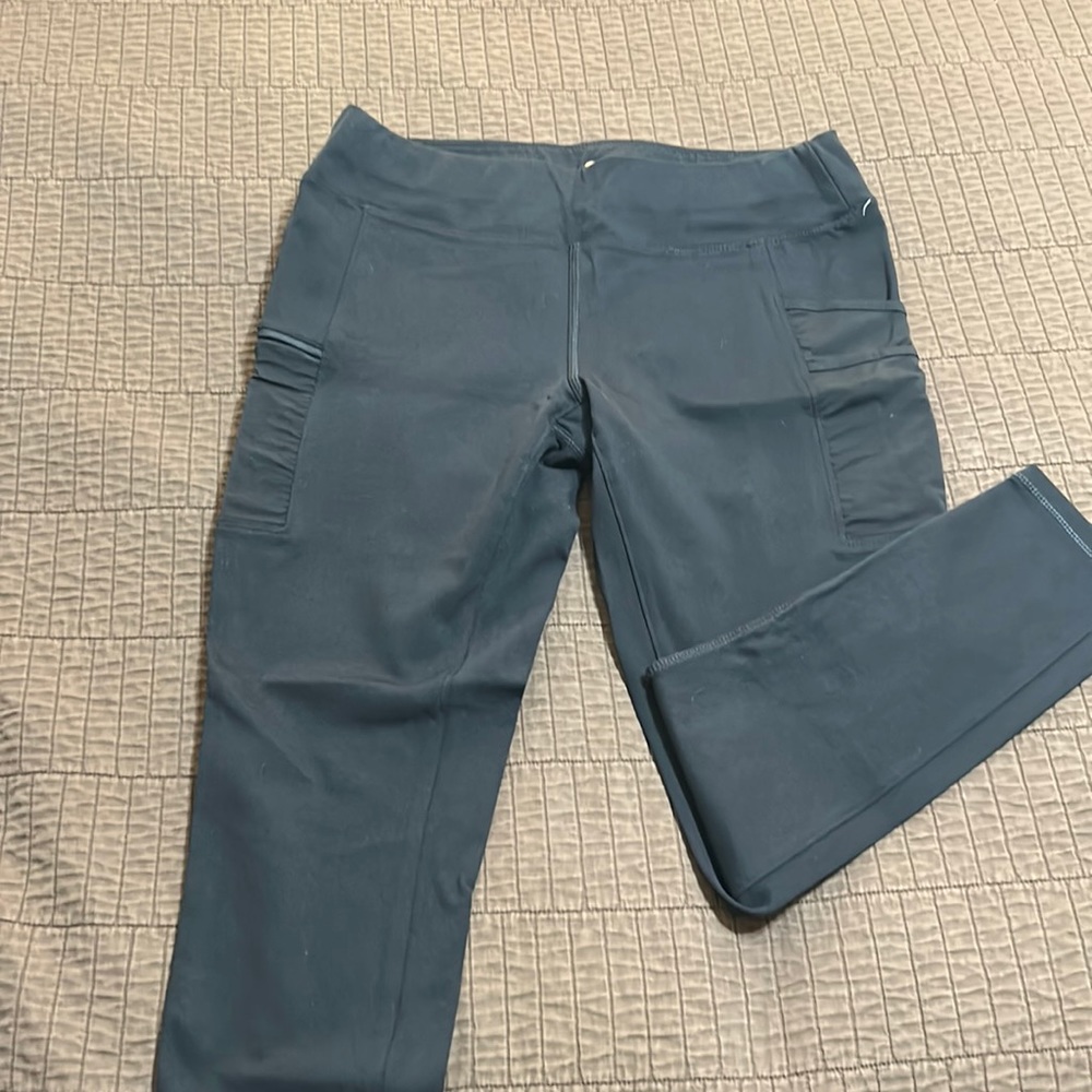 Carhartt fitted legging. Size Medium Long. Never worn.